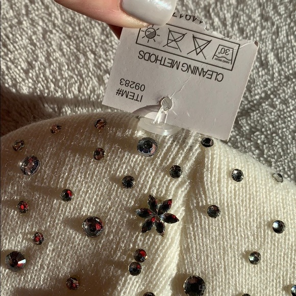 Cream or off white Studded Beanie - Picture 3 of 6